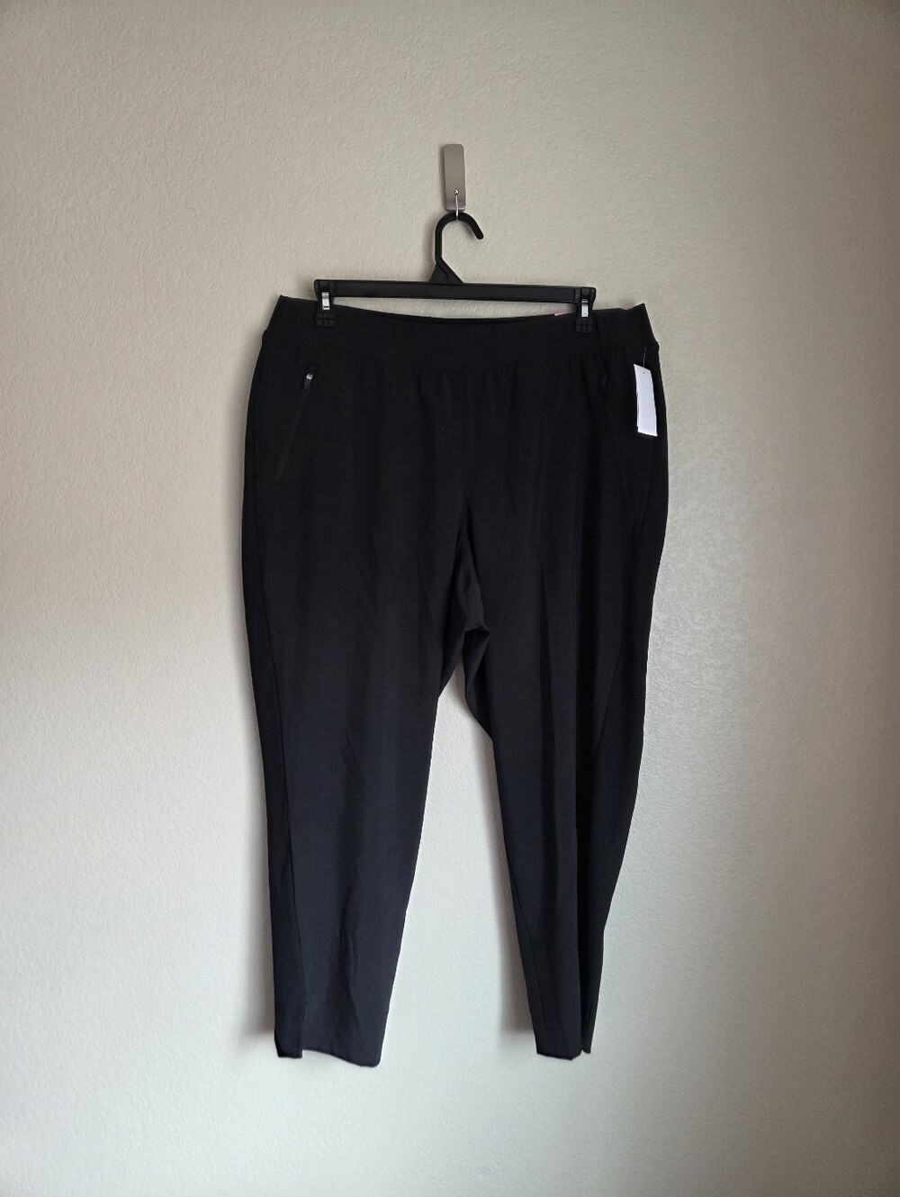 NWT Livi Active Ankle Pant Size 18/20 Black